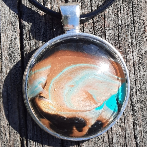 Hand made 1" acrylic pour pendant - Picture 2 of 2